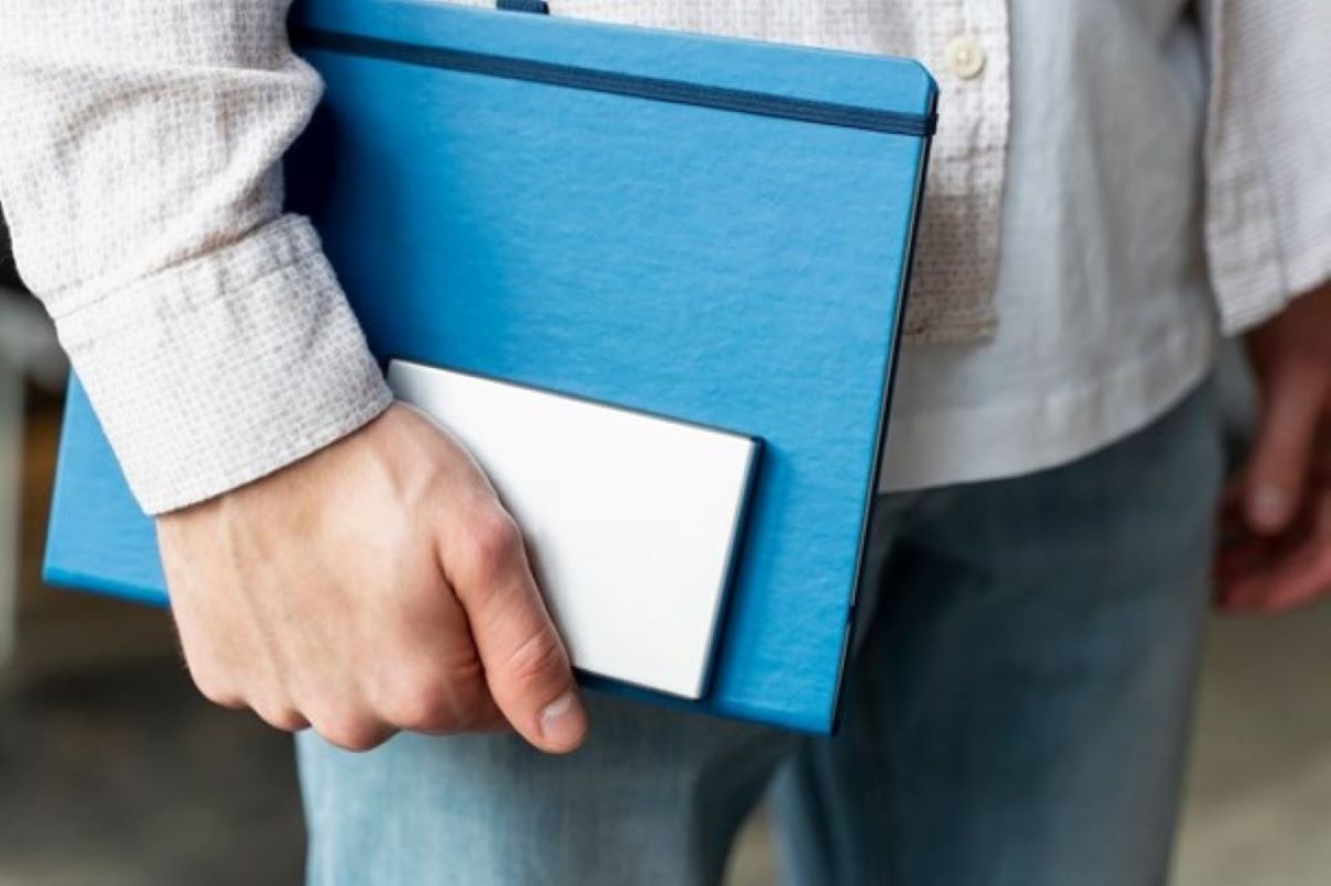 PVC Pockets Improve Organisation